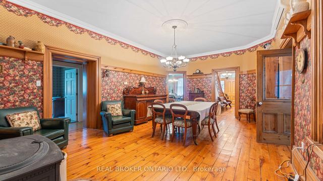 61 King St N, House detached with 6 bedrooms, 4 bathrooms and 4 parking in Brant ON | Image 39