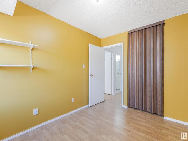 5 Willowdale Pl Nw, House attached with 3 bedrooms, 1 bathrooms and 2 parking in Edmonton AB | Image 35