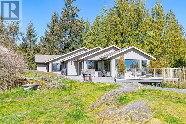 8518 Tribune Terr, House detached with 5 bedrooms, 3 bathrooms and 4 parking in North Saanich BC | Image 66