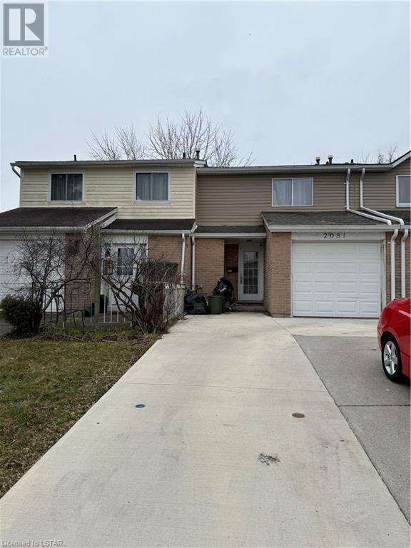 2081 Lanark Court, House attached with 3 bedrooms, 1 bathrooms and 2 parking in Sarnia ON | Image 1