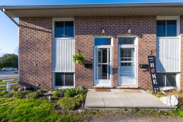 a - 107 Rita Cres, Townhouse with 2 bedrooms, 1 bathrooms and 2 parking in Kawartha Lakes ON | Image 17