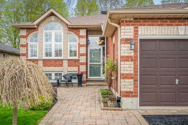 112 Crompton Dr, House detached with 3 bedrooms, 3 bathrooms and 4 parking in Barrie ON | Image 12