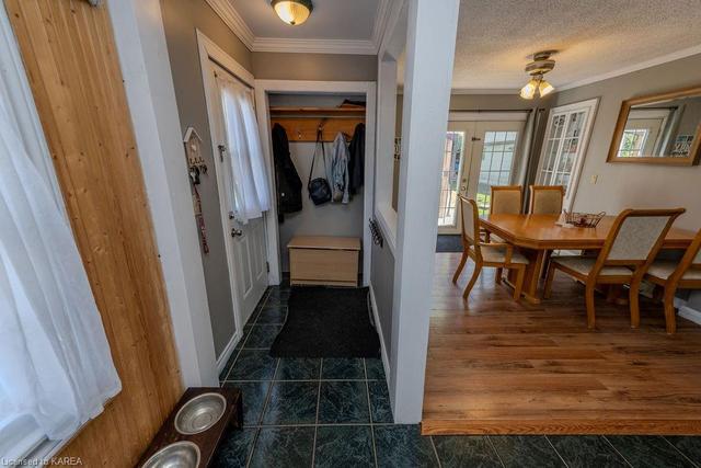 5437 Goodrich St, House detached with 2 bedrooms, 1 bathrooms and 6 parking in South Frontenac ON | Image 41