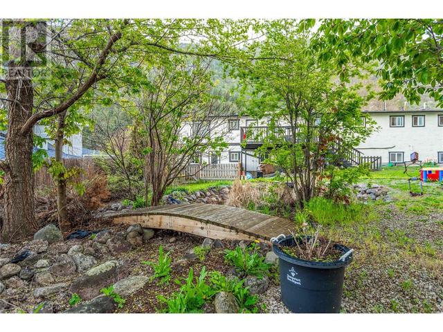 1560 Ponderosa Rd, House detached with 7 bedrooms, 3 bathrooms and 5 parking in West Kelowna BC | Image 28