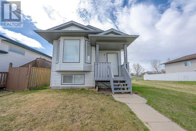 10361 Kateri Dr, House detached with 5 bedrooms, 2 bathrooms and 2 parking in Grande Prairie AB | Image 2