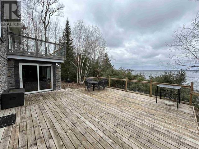 402c Reef Point Rd, House detached with 2 bedrooms, 2 bathrooms and null parking in Rainy River, Unorganized ON | Image 6