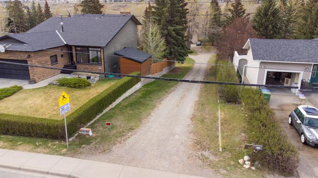 8132 48 Avenue Nw, House detached with 3 bedrooms, 3 bathrooms and 2 parking in Calgary AB | Image 9