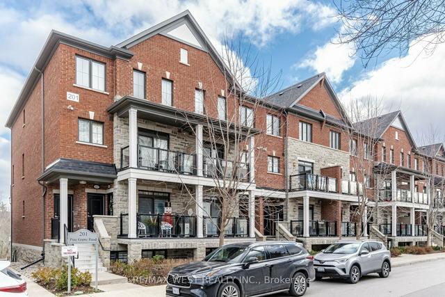 404 - 201 Pine Grove Rd, Townhouse with 2 bedrooms, 3 bathrooms and 1 parking in Vaughan ON | Image 12