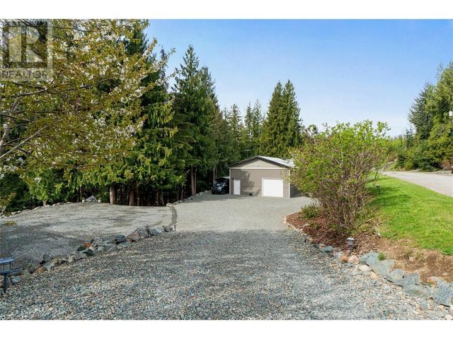 7430 Stampede Trail, House detached with 3 bedrooms, 2 bathrooms and 4 parking in Columbia Shuswap F BC | Image 50