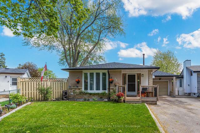 13 Kenilworth Rd, House detached with 3 bedrooms, 2 bathrooms and 4 parking in Brampton ON | Image 1