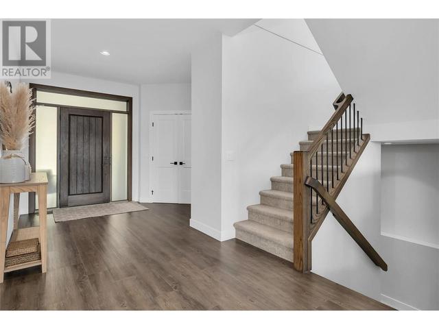 99 Forest Edge Pl, House detached with 5 bedrooms, 3 bathrooms and 2 parking in Kelowna BC | Image 4