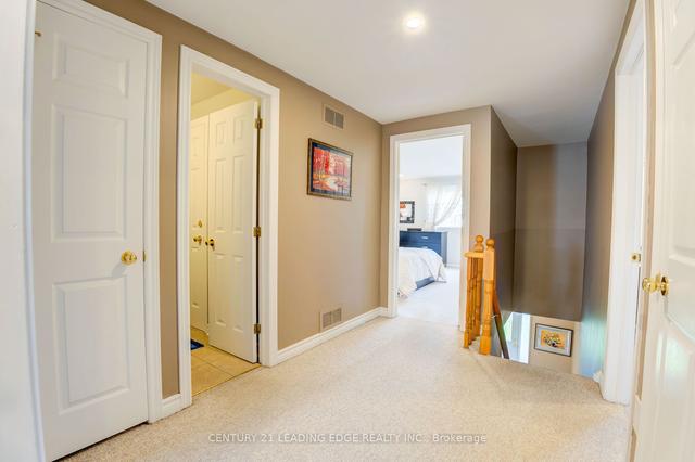 734 Briar Cres, House detached with 4 bedrooms, 3 bathrooms and 4 parking in Milton ON | Image 10