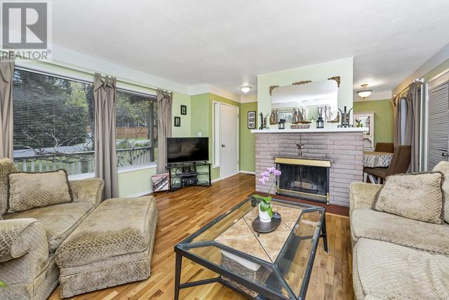 971 Sluggett Rd, House detached with 2 bedrooms, 2 bathrooms and 2 parking in Central Saanich BC | Image 10