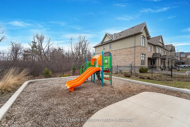 49 Oliana Wy, House attached with 3 bedrooms, 4 bathrooms and 2 parking in Brampton ON | Image 33