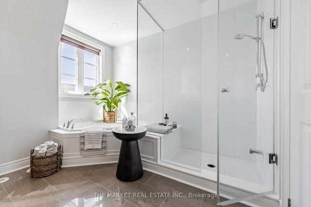 26 Lobo Mews, House attached with 3 bedrooms, 2 bathrooms and 1 parking in Toronto ON | Image 18