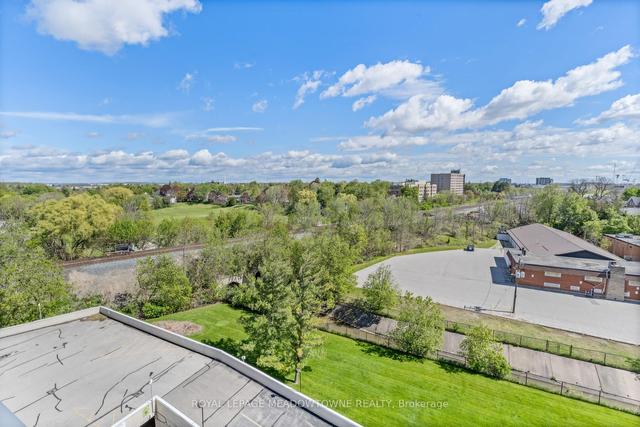 802 - 81 Millside Dr, Condo with 3 bedrooms, 2 bathrooms and 1 parking in Milton ON | Image 24