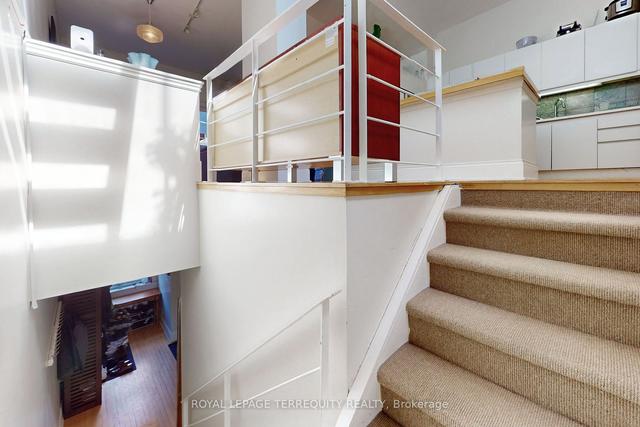 10 Croft St, House attached with 4 bedrooms, 3 bathrooms and 1 parking in Toronto ON | Image 8