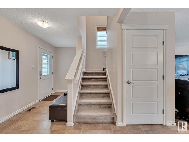 6107 18 Ave Sw, House detached with 5 bedrooms, 3 bathrooms and null parking in Edmonton AB | Image 13