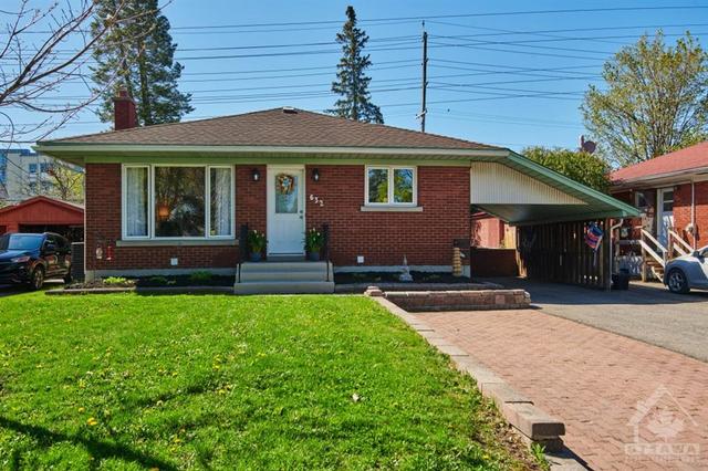 632 Browning Ave, House detached with 4 bedrooms, 2 bathrooms and 4 parking in Ottawa ON | Image 1
