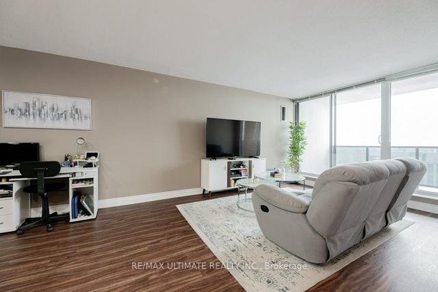 2206 - 85 Emmett Ave, Condo with 1 bedrooms, 1 bathrooms and 1 parking in Toronto ON | Image 2
