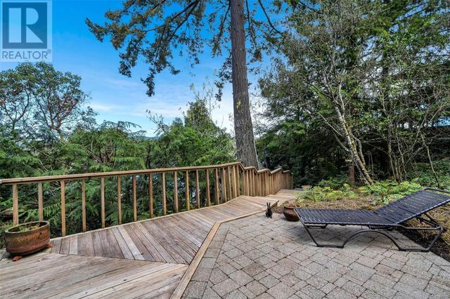 746 Sea Dr, House detached with 3 bedrooms, 2 bathrooms and 4 parking in Central Saanich BC | Image 36
