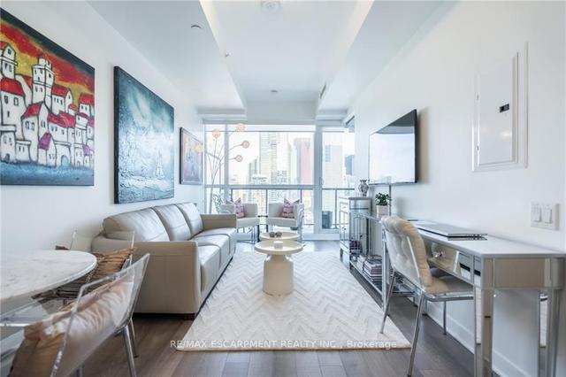 3009 - 290 Adelaide St W, Condo with 1 bedrooms, 1 bathrooms and 0 parking in Toronto ON | Image 1