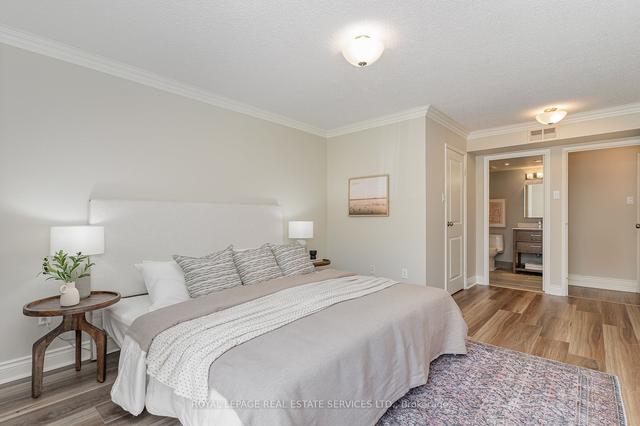 101 - 70 Elmsthorpe Ave, Condo with 2 bedrooms, 2 bathrooms and 1 parking in Toronto ON | Image 14