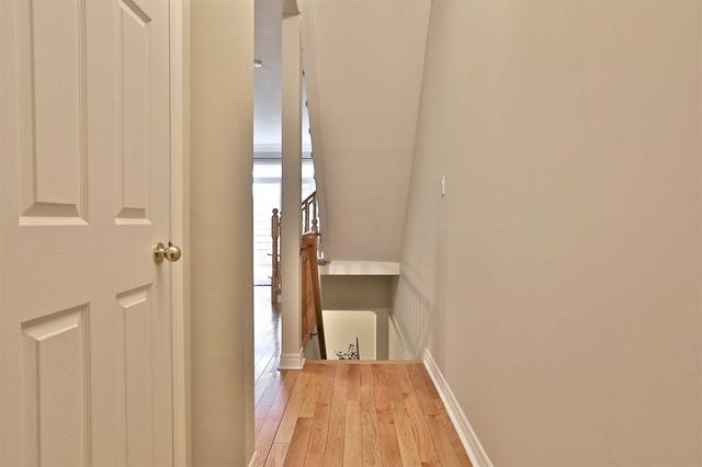 335 Logan Ave, House semidetached with 3 bedrooms, 3 bathrooms and 2 parking in Toronto ON | Image 23