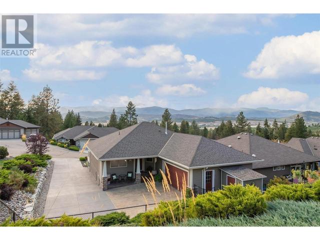 3429 Camelback Dr, House detached with 3 bedrooms, 2 bathrooms and 2 parking in Central Okanagan BC | Image 2