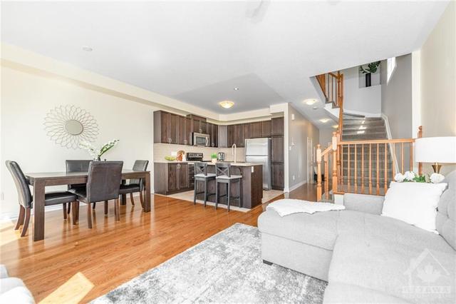 245 Via San Marino St, Townhouse with 3 bedrooms, 3 bathrooms and 2 parking in Ottawa ON | Image 9