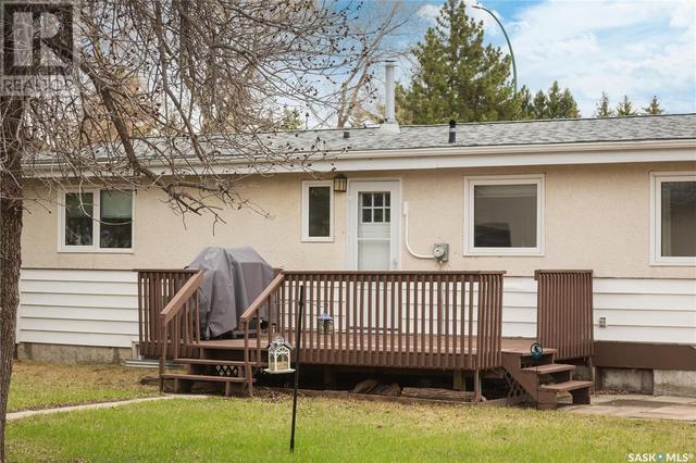 1100 Knox Pl, House detached with 3 bedrooms, 2 bathrooms and null parking in Prince Albert SK | Image 3