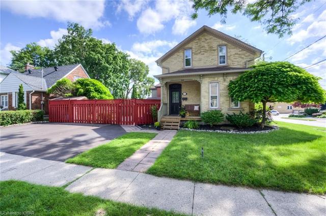 414 Duke St, House detached with 3 bedrooms, 2 bathrooms and null parking in Cambridge ON | Image 1