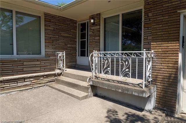 5 Jasmin Cres, House detached with 7 bedrooms, 2 bathrooms and 5 parking in St. Catharines ON | Image 7