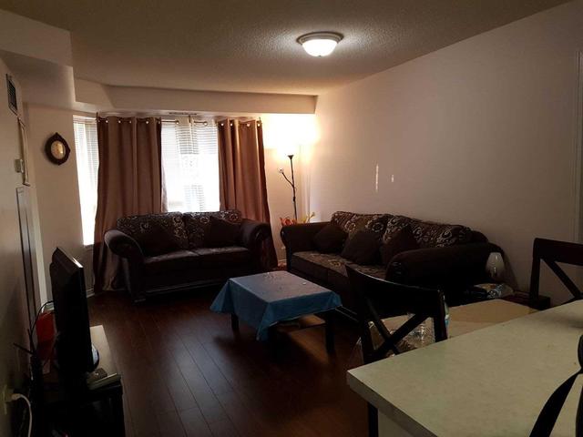 303 - 300 Ray Lawson Blvd, Condo with 2 bedrooms, 2 bathrooms and 1 parking in Brampton ON | Image 5