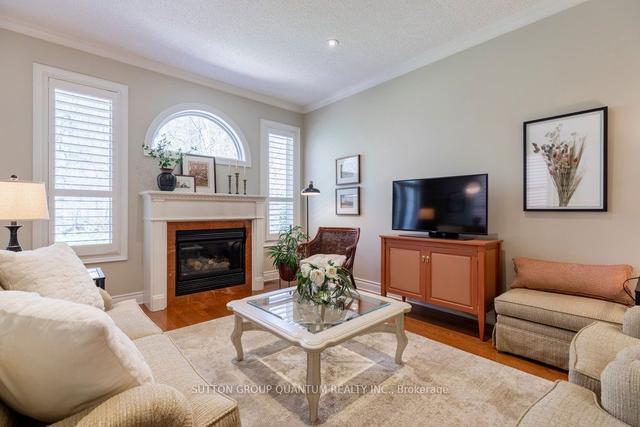 141 Creek Path Ave, House detached with 3 bedrooms, 4 bathrooms and 5 parking in Oakville ON | Image 6