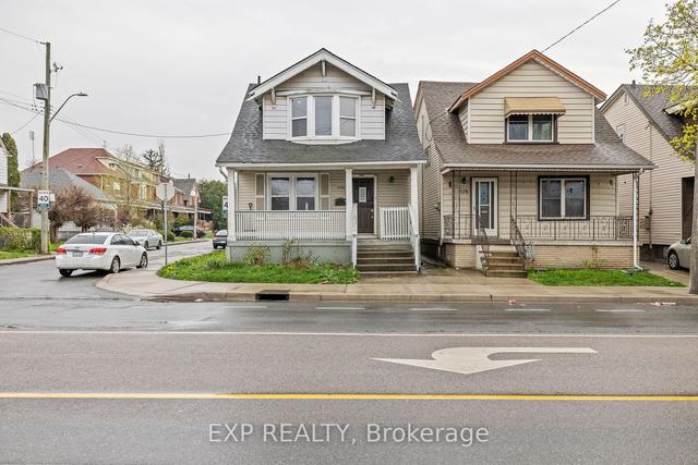 1180 Cannon St E, House detached with 4 bedrooms, 2 bathrooms and 2 parking in Hamilton ON | Image 1