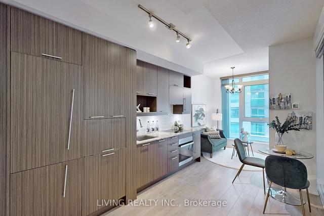 404 - 199 Richmond St W, Condo with 1 bedrooms, 1 bathrooms and 0 parking in Toronto ON | Image 6