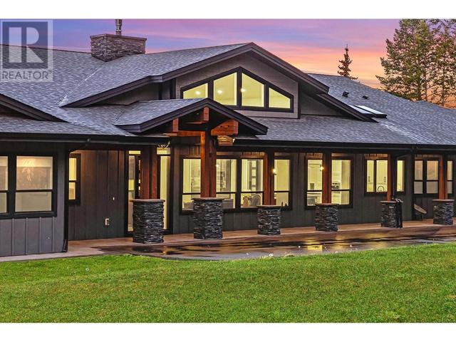 1675 Hilltop Rd, House detached with 5 bedrooms, 5 bathrooms and null parking in Cariboo D BC | Image 1