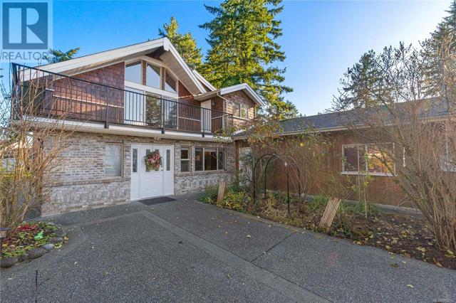 2346 Wild Dove Rd, House detached with 7 bedrooms, 4 bathrooms and 6 parking in Nanaimo BC | Image 3