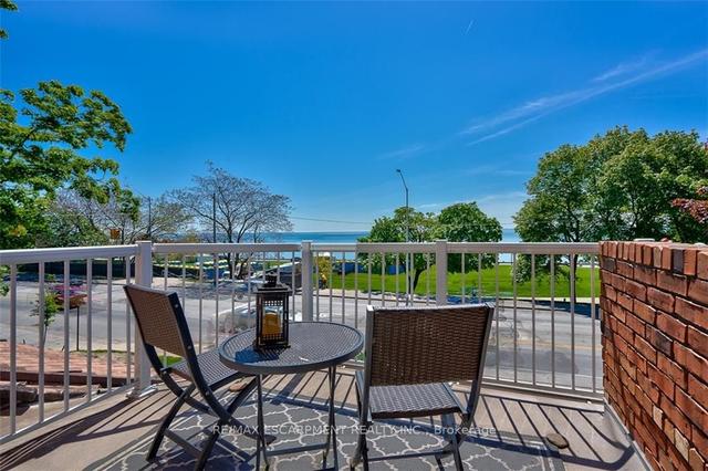 1395 Lakeshore Rd, House attached with 3 bedrooms, 3 bathrooms and 2 parking in Burlington ON | Image 22