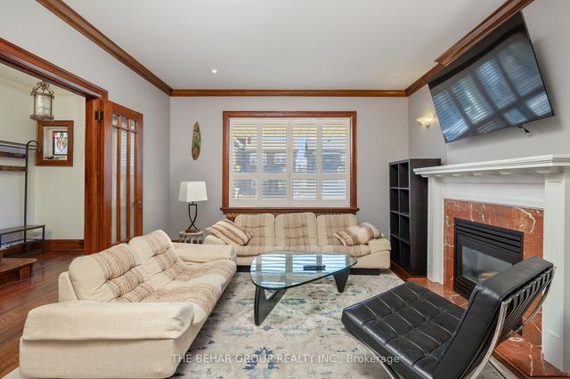 1840 Dufferin St, House detached with 3 bedrooms, 2 bathrooms and 2 parking in Toronto ON | Image 6