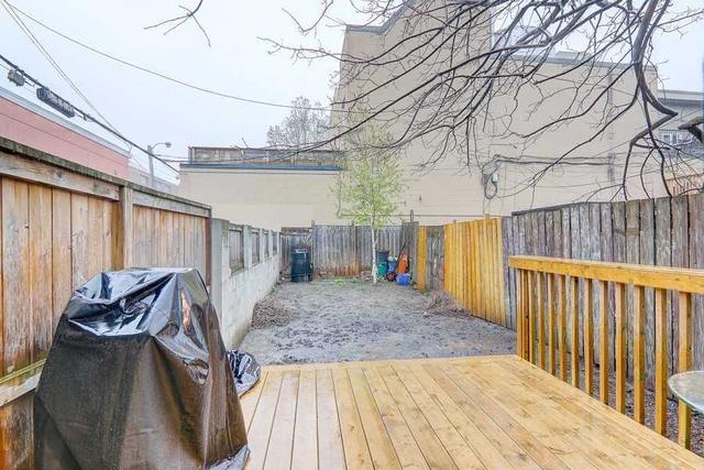 74 Oxford St, House attached with 3 bedrooms, 3 bathrooms and 0 parking in Toronto ON | Image 24