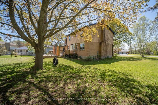 12 Fenwood Cres, House detached with 3 bedrooms, 3 bathrooms and 6 parking in Prince Edward County ON | Image 15