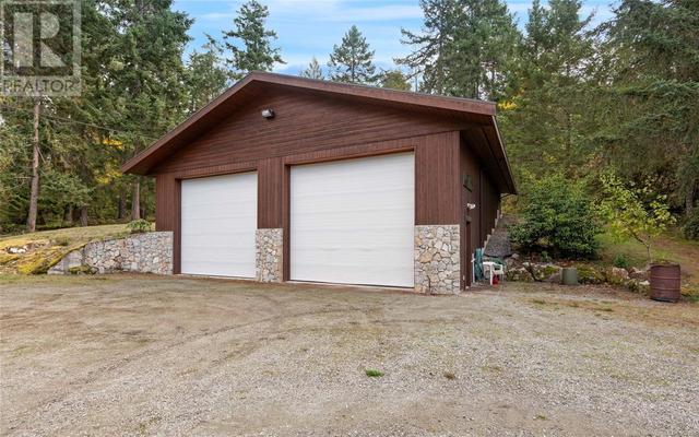 8440 Lawrence Rd, House detached with 4 bedrooms, 9 bathrooms and 7 parking in Central Saanich BC | Image 54
