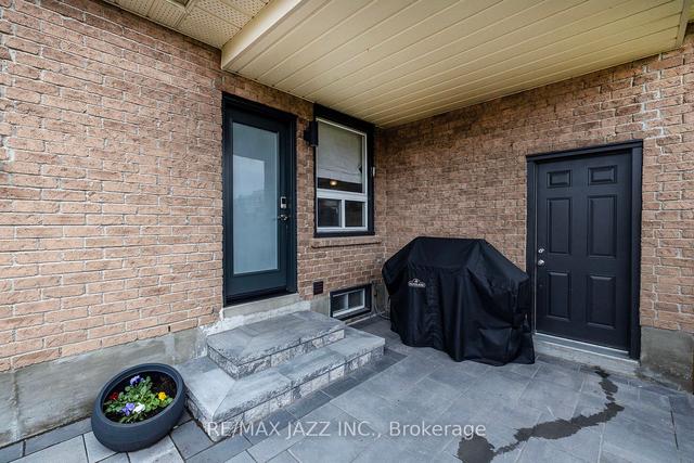 2 Regency Cres, House detached with 2 bedrooms, 3 bathrooms and 3 parking in Whitby ON | Image 24