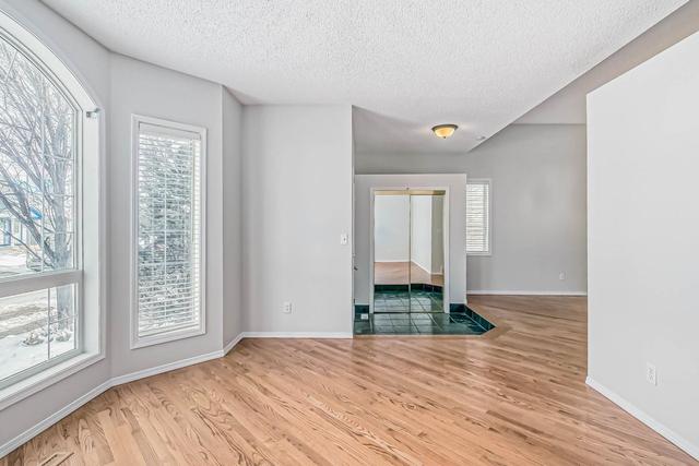 102 Hidden Hills Road Nw, House detached with 3 bedrooms, 2 bathrooms and 2 parking in Calgary AB | Image 15