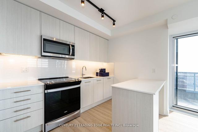 1708 - 286 Main St, Condo with 3 bedrooms, 2 bathrooms and 0 parking in Toronto ON | Image 4