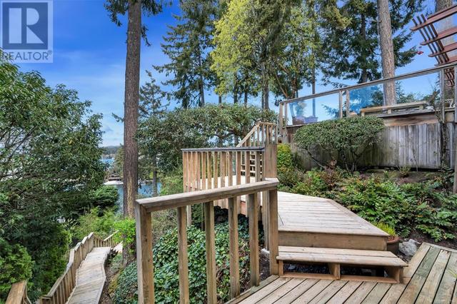 746 Sea Dr, House detached with 3 bedrooms, 2 bathrooms and 4 parking in Central Saanich BC | Image 30
