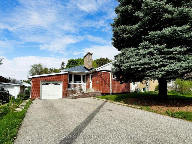 24 Canham Cres, House detached with 3 bedrooms, 2 bathrooms and 5 parking in Toronto ON | Image 12