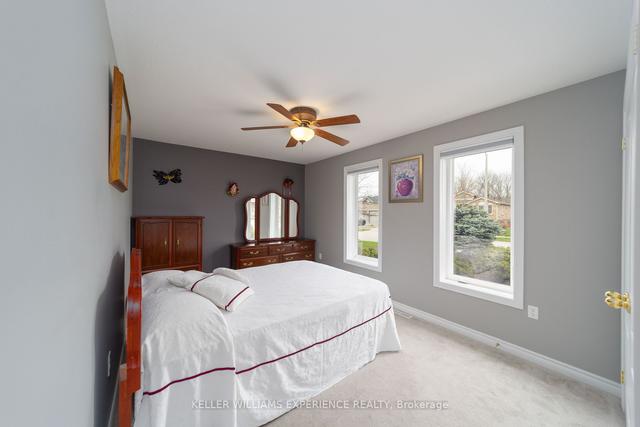 74 Seline Cres, House detached with 3 bedrooms, 3 bathrooms and 6 parking in Barrie ON | Image 9